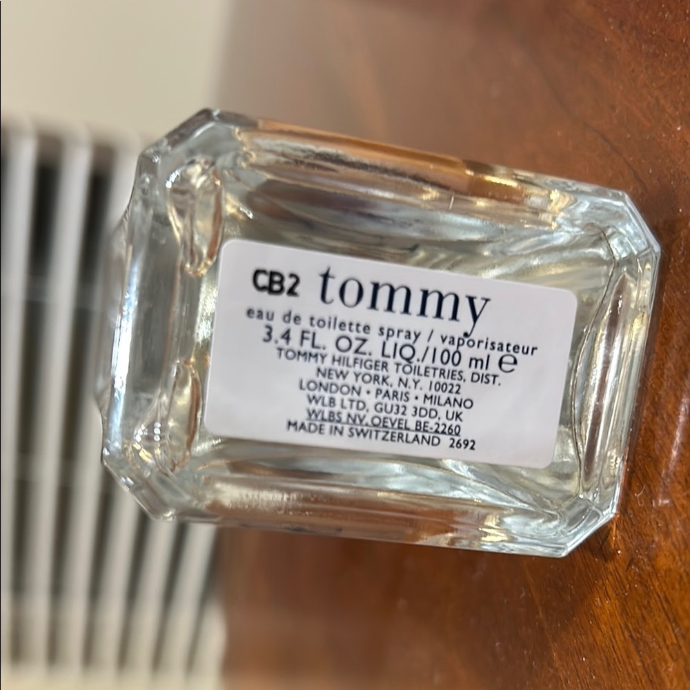 Tommy Hilfiger Clear Glass Perfume Bottle - Picture 2 of 5